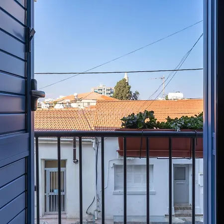 Le Voyageur By The Sea - Furnished Apartment Larnaca
