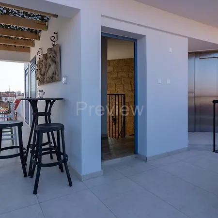 Apartment Le Voyageur By The Sea - Furnished Larnaca